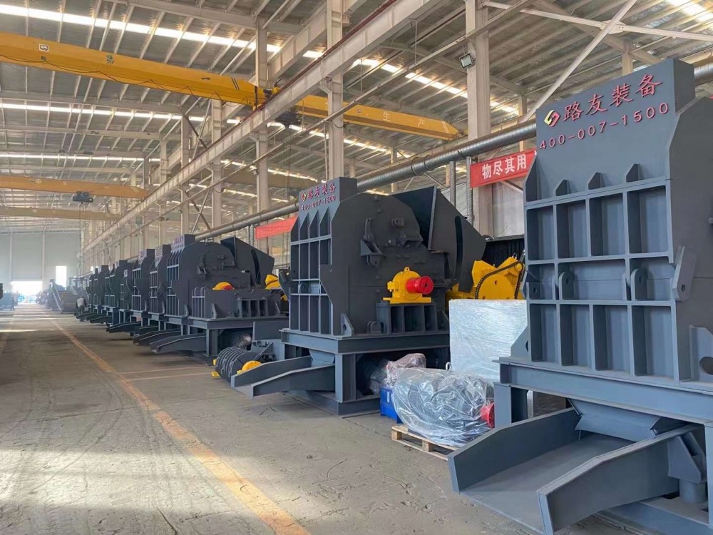 每小時產出12-15T碎料的600型破碎機——客戶現(xiàn)場作業(yè)實拍