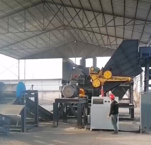 安徽地區(qū)315型破碎機使用現(xiàn)場，新機待運行