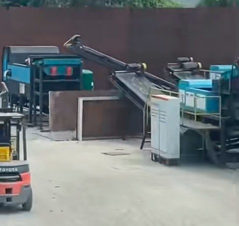 450破碎機(jī)?精細(xì)化分選設(shè)備 在日本東京現(xiàn)場。