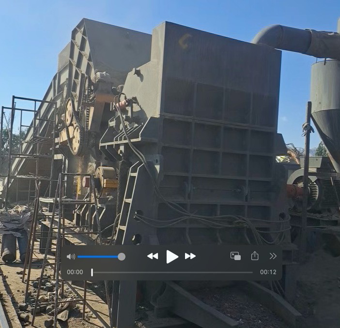 售后服務(wù)315型破碎機，客戶位于新疆地區(qū)。