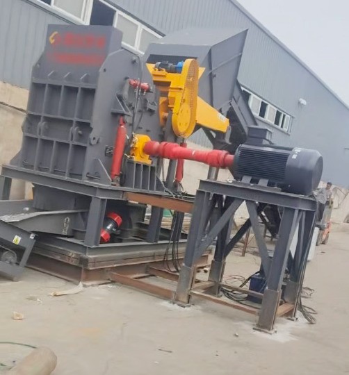 路友 110 型廢鋁破碎機(jī)已完成安裝，目前正進(jìn)行人工投料試機(jī)。