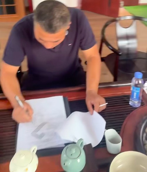 恭喜山東的老板簽訂路友金屬破碎線，祝老板生意越做越大，爭(zhēng)取來年加設(shè)備 棒。