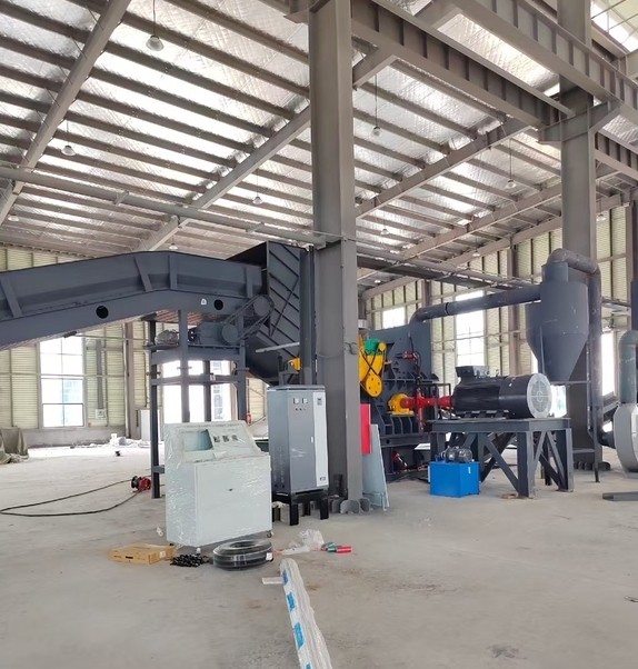 安徽路友450型破碎機完成組裝工作，由于其他原因暫緩試機。
