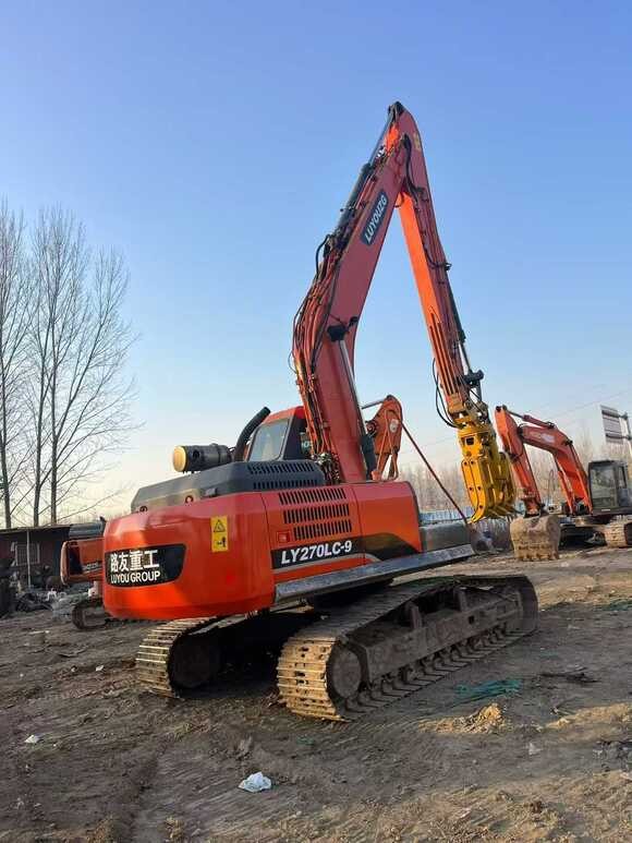 客戶21年購入的路友230加長臂抓鋼機(jī) ，國三排放，使用仔細(xì)宛如新機(jī)