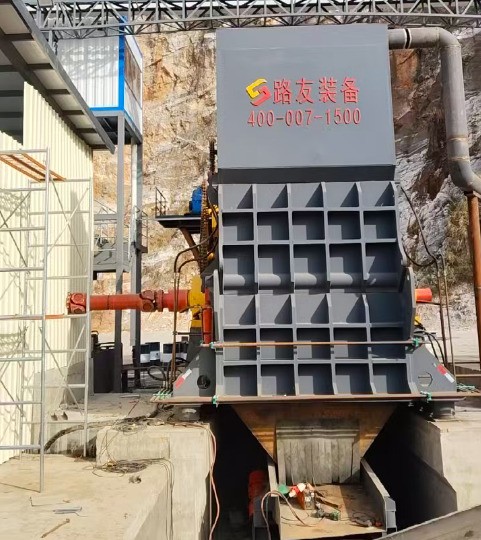 遠(yuǎn)離城市喧囂，山腳下獨(dú)美