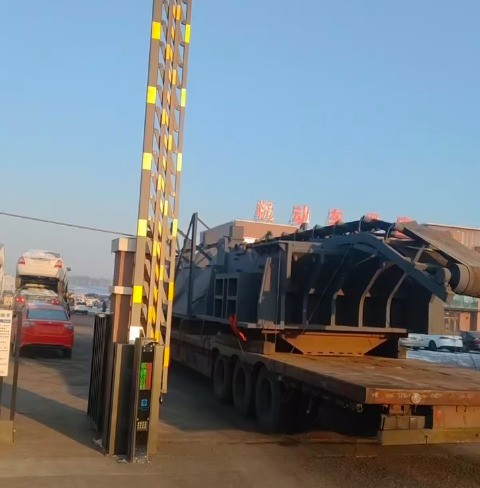 路友破碎機(jī)試機(jī)效果可圈可點(diǎn)，崗位不分大小，“小豆丁” 也能發(fā)光發(fā)熱。